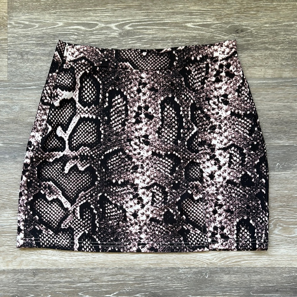 SHEIN Black and White Pencil Mini Skirt Night Out